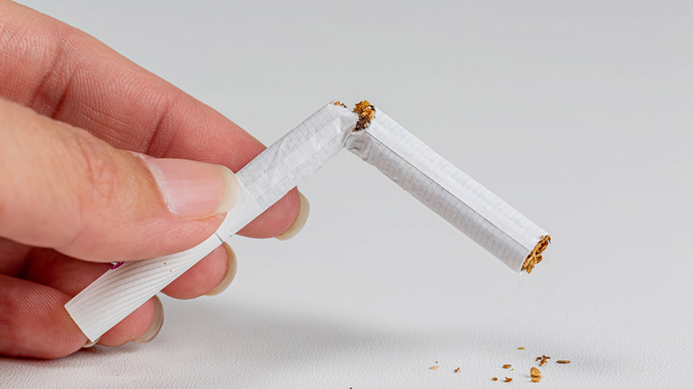 «Τσιγάρο: Η ξεπερασμένη συνήθεια που δεν λέμε να ξεπεράσουμε»